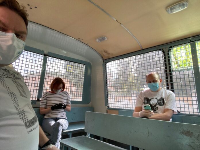 Verzin een Onderschrift - 2 juni 2020 Verzin een Onderschrift - 2 juni 2020