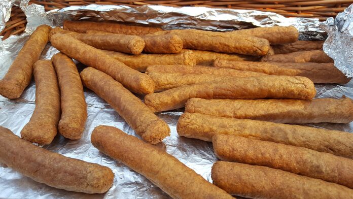 1280px-Frikandellen_eetwedstrijd_Biddinghuizen_(20-05-2017)_-_34750321306