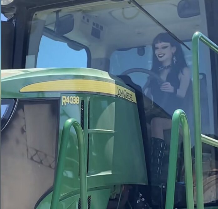 Verzin een Onderschrift 1 mei 2023 Verzin een Onderschrift 1 mei 2023