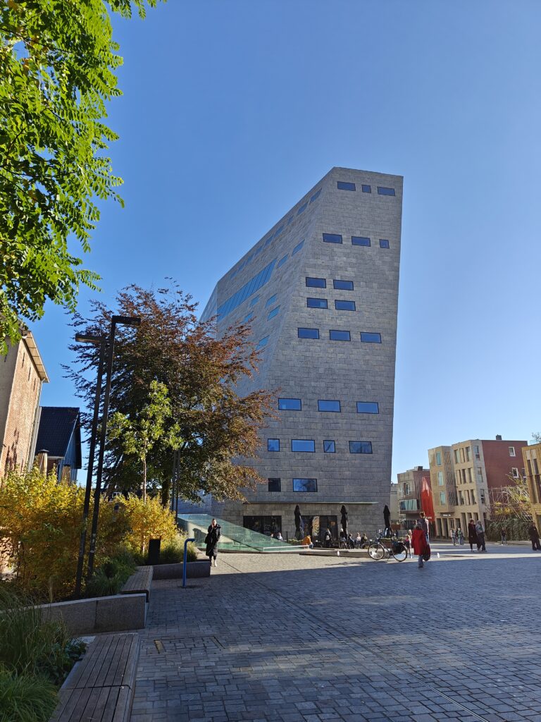 Forum Groningen, bezien vanaf de zuidzijde.