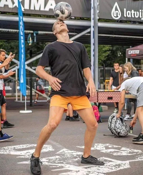 Verzin een Onderschrift 8 april 2026